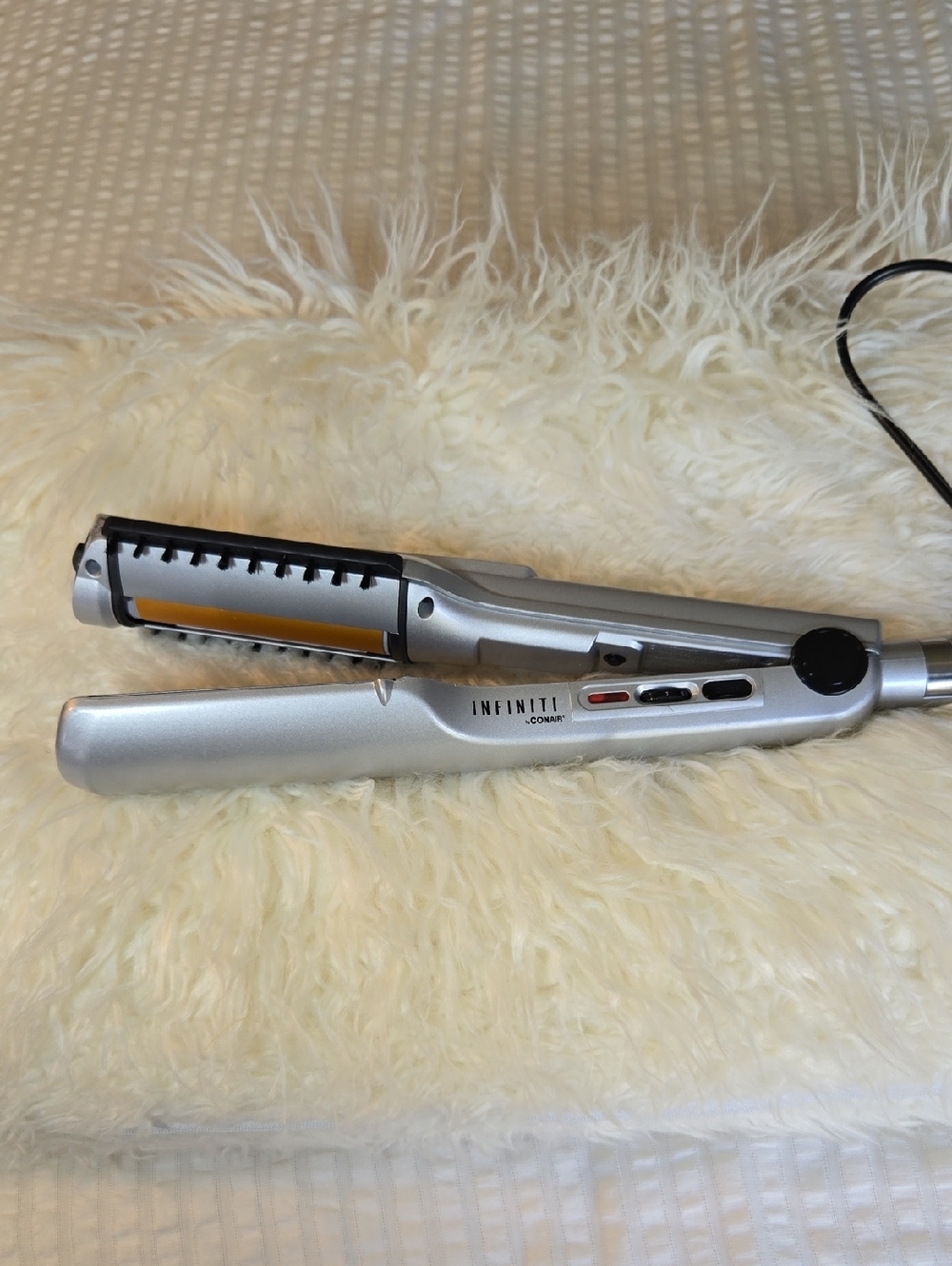 Infiniti Pro Silver Flat Iron Hair Straightener - Silver NWOT